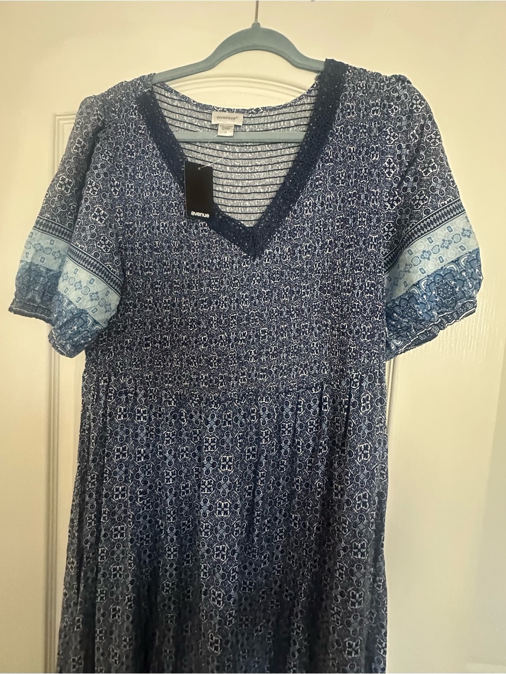 Avenue Navy & Light Blue Printed V-Neck Midi Dress